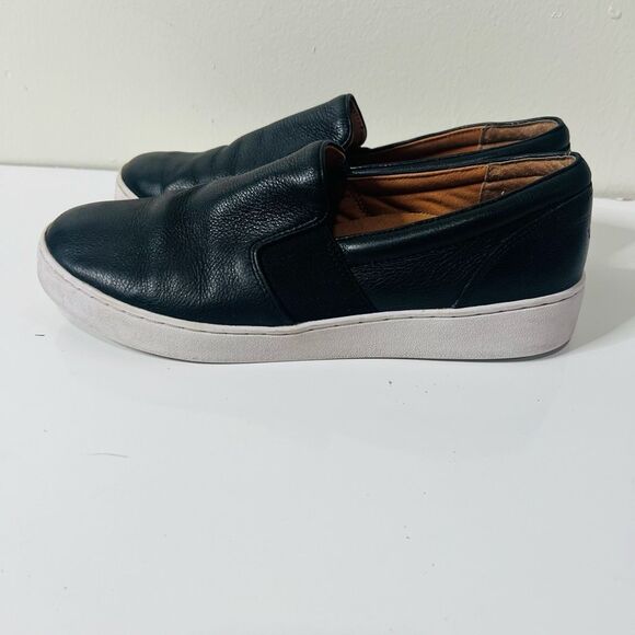 Vionic Demetrait Black Leather Slip on Loafer Sneakers Sz 9.5 - Picture 1 of 7